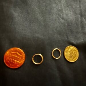 BN 14kt WHITE GOLD HOOP EARRINGS